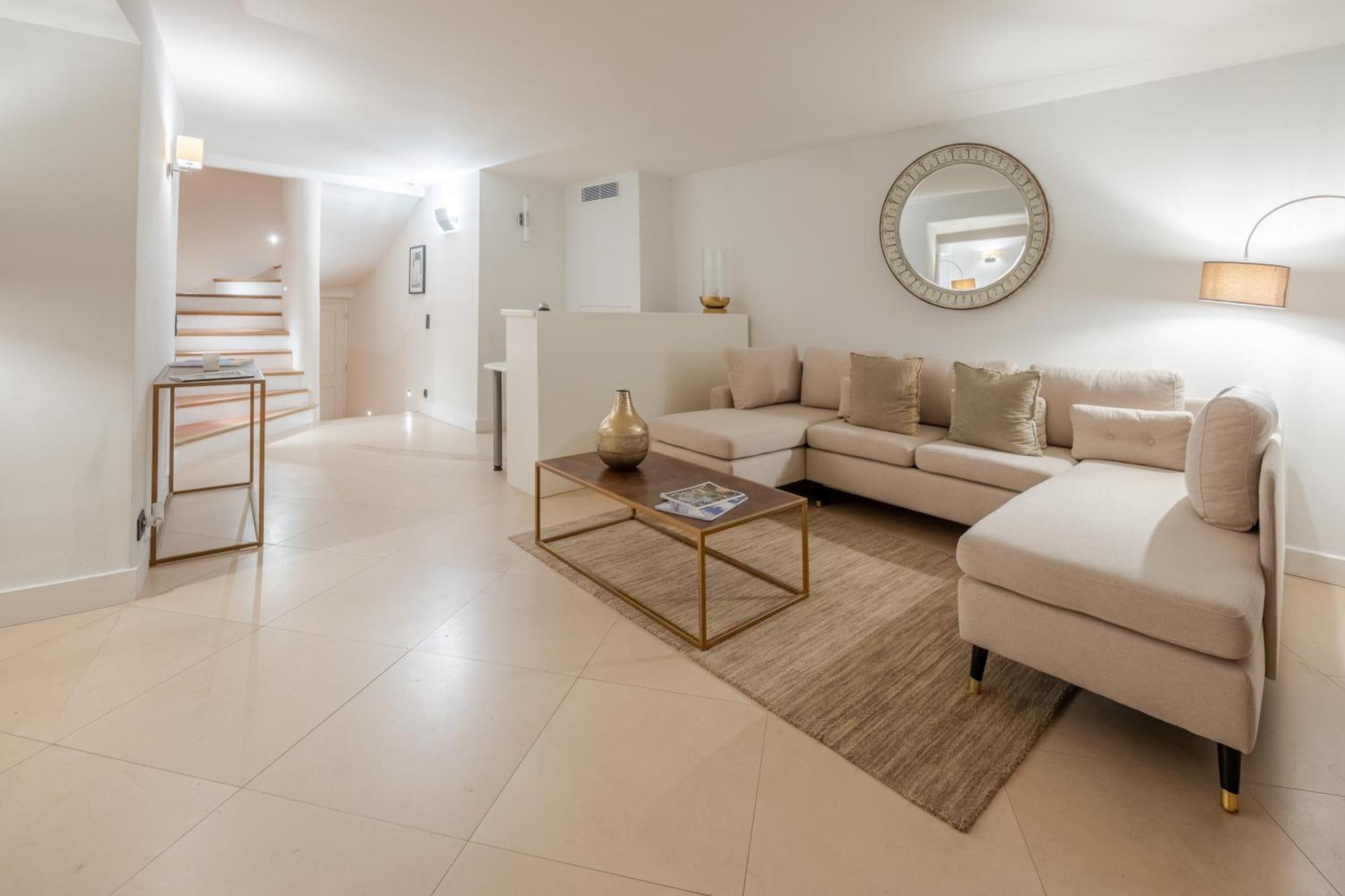 Beau Clocher Saint Tropez Exteriér fotografie