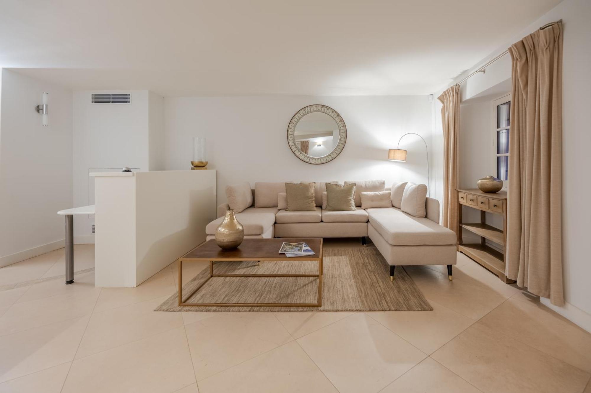 Beau Clocher Saint Tropez Exteriér fotografie